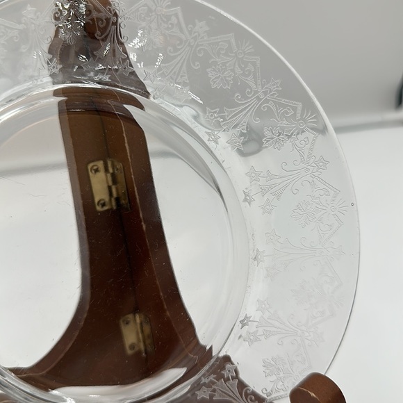 Vesta Clear Luncheon Plate by Glastonbury Lotus- set of 4 - Picture 4 of 16